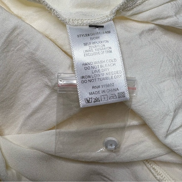 Mila Mae Sleeveless Tiered Midi Dress Size M Ivory V-Neck Button Details Belted - Picture 9 of 9